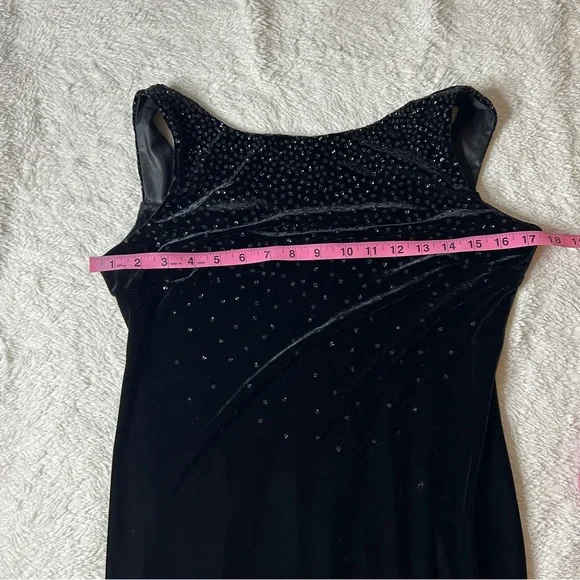 Vintage velvet formal dress - Picture 5 of 7